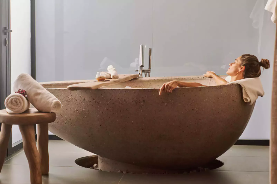 soaking tub image